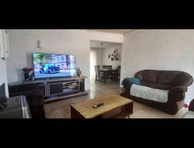 3 BEDROOM HOUSE FOR SALE IN SPRUIT VIEW